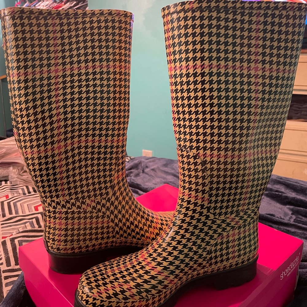 Tamara Henriques Rain Boots - Picture 1 of 2